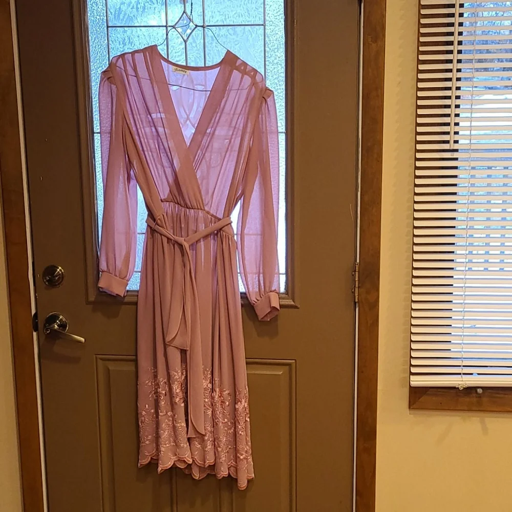Dress - Picture 1 of 2